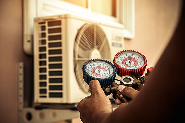 Professional Ac Installation technician working in Saratoga, IN